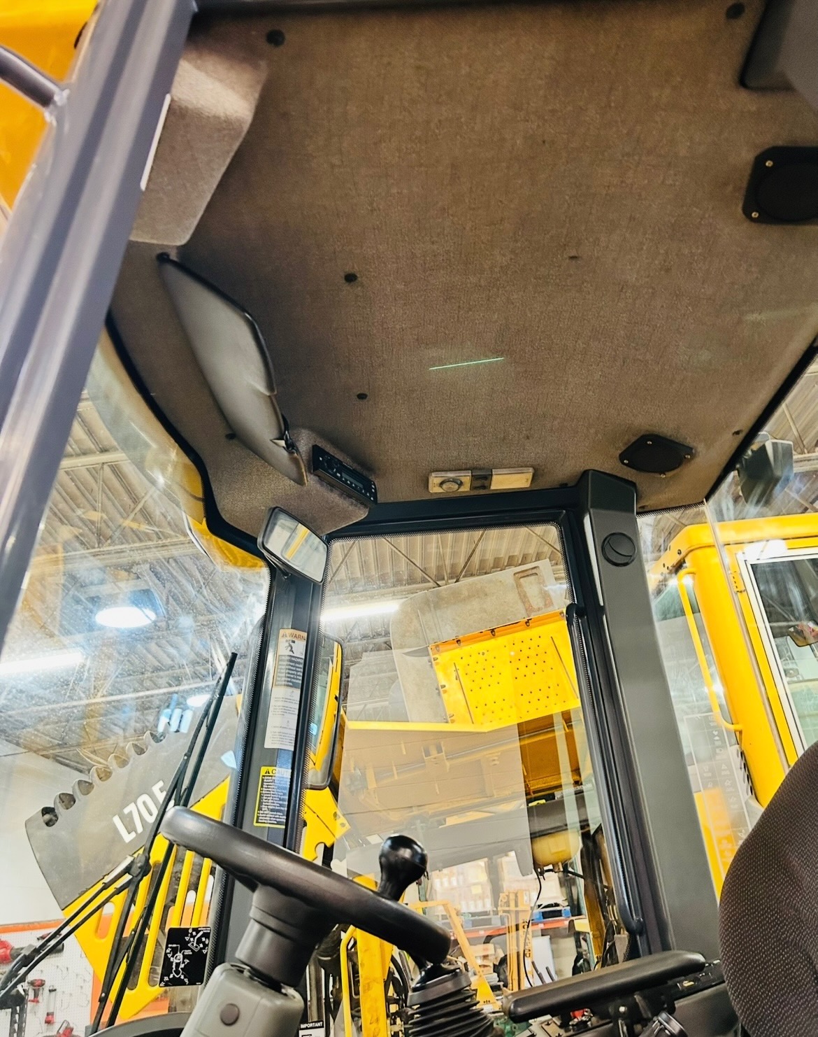 2014 DEERE 244J - Image 13